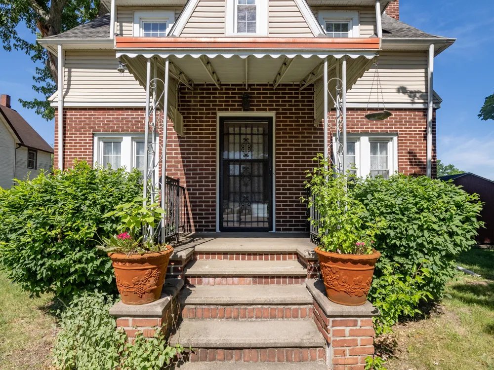 601 Kalamazoo Street Paw Paw, MI 49079