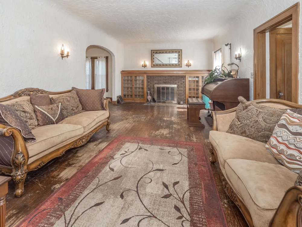 601 Kalamazoo Street Paw Paw, MI 49079