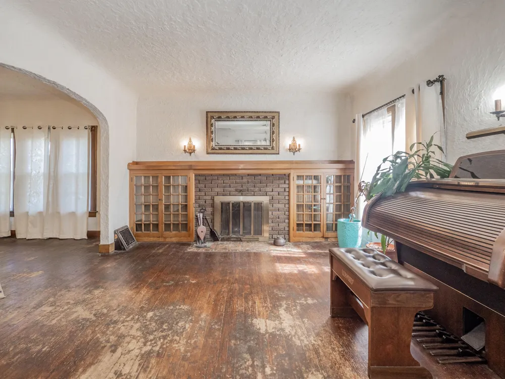 601 Kalamazoo Street Paw Paw, MI 49079