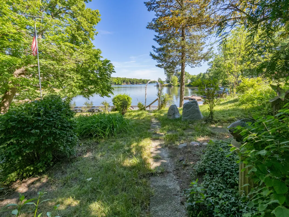 601 Kalamazoo Street Paw Paw, MI 49079