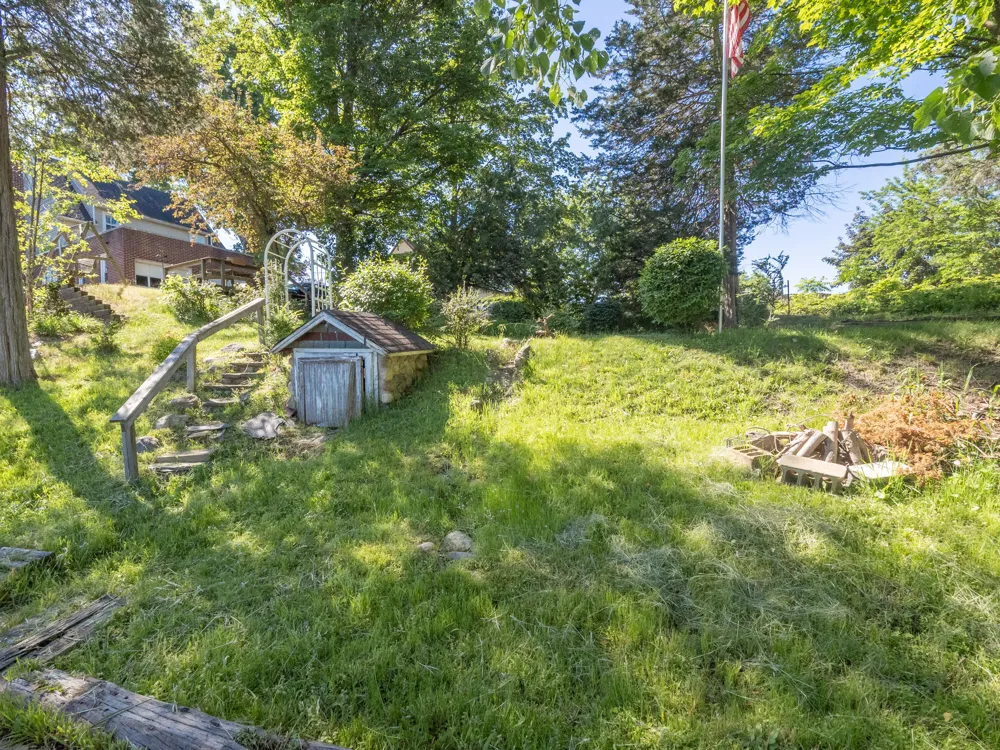 601 Kalamazoo Street Paw Paw, MI 49079