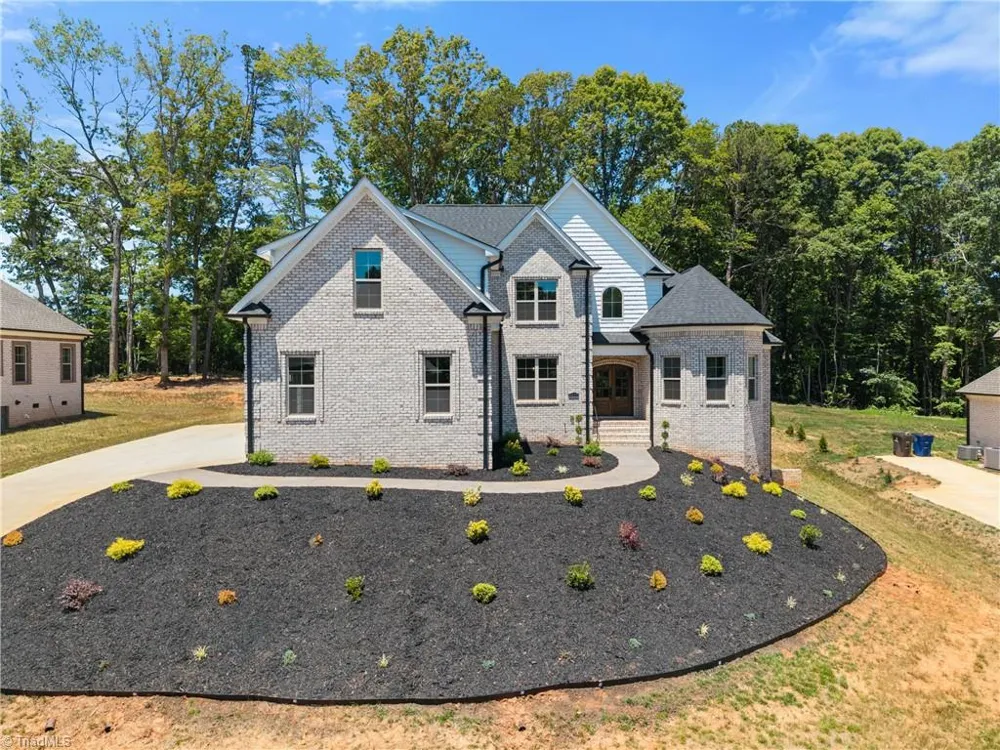 5477 Meadowlark Court Winston-Salem, NC 27106