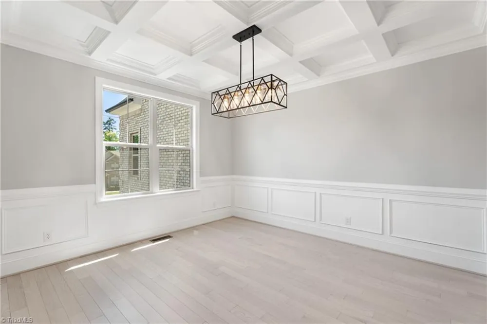 5477 Meadowlark Court Winston-Salem, NC 27106