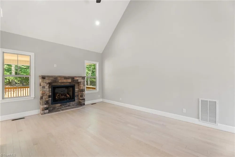 5477 Meadowlark Court Winston-Salem, NC 27106