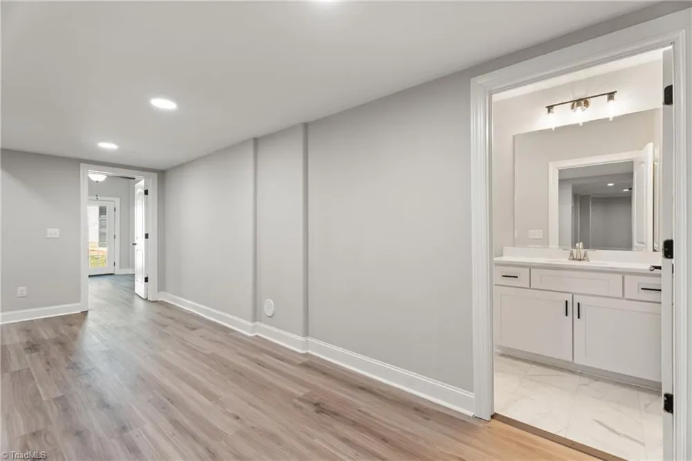 5477 Meadowlark Court Winston-Salem, NC 27106