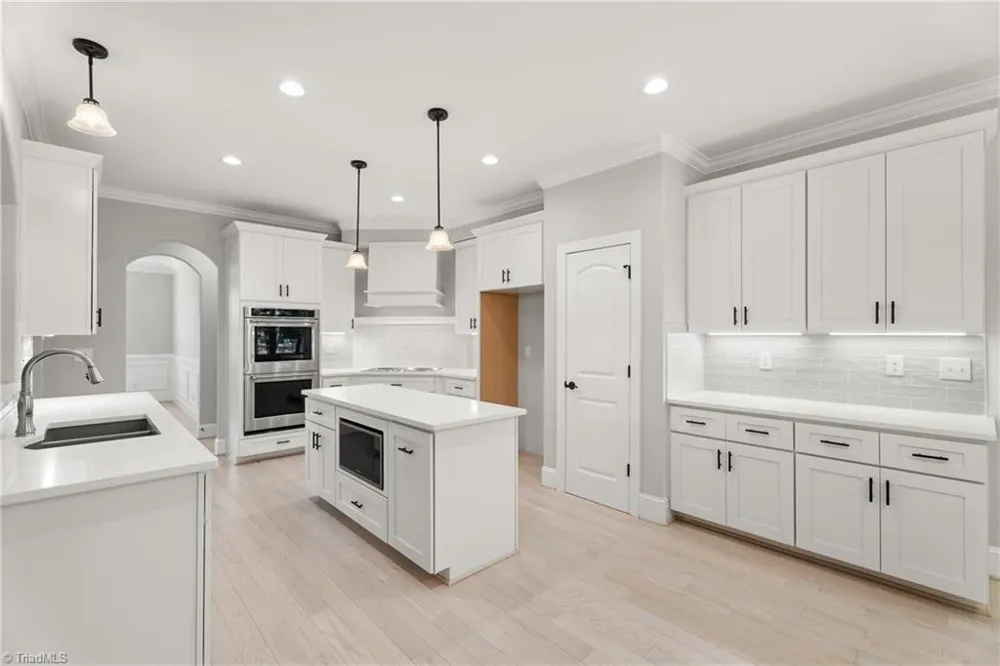 5477 Meadowlark Court Winston-Salem, NC 27106