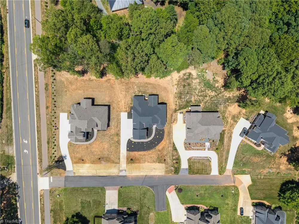 5477 Meadowlark Court Winston-Salem, NC 27106
