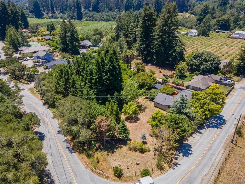 1645 Hames Road Aptos, CA 95003