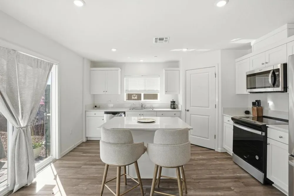 1809 Del Mar Drive Los Banos, CA 93635