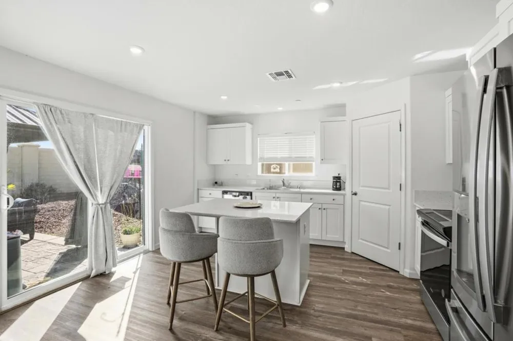 1809 Del Mar Drive Los Banos, CA 93635