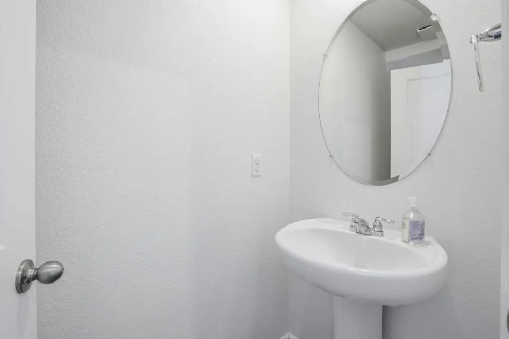 1809 Del Mar Drive Los Banos, CA 93635
