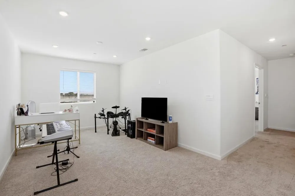 1809 Del Mar Drive Los Banos, CA 93635