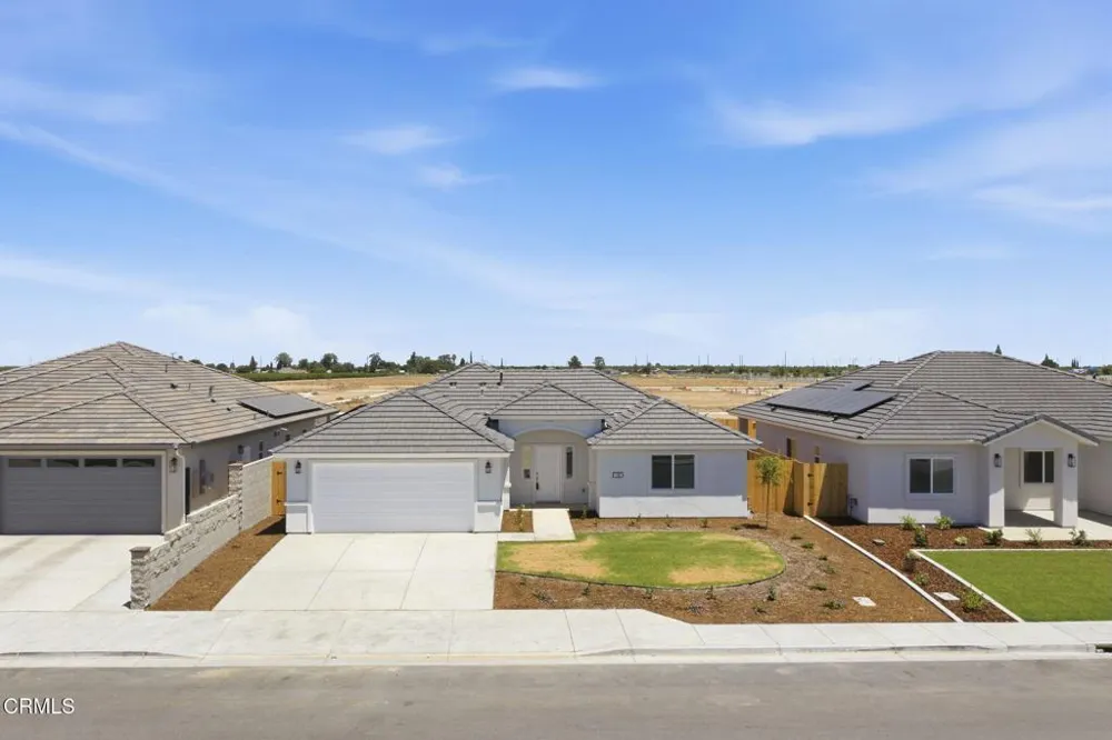 732 Sammy Way Shafter, CA 93263