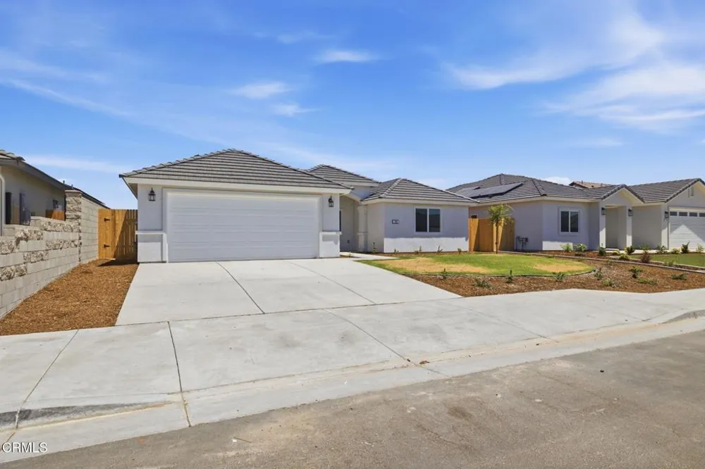 732 Sammy Way Shafter, CA 93263