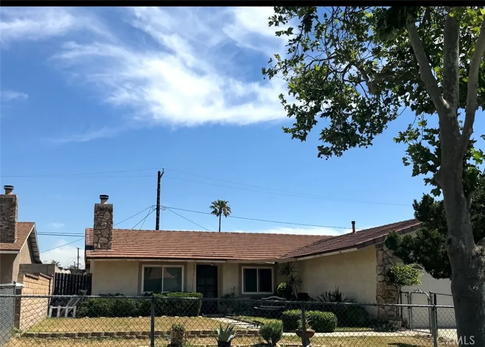 9765 Sycamore Fontana, CA 92335