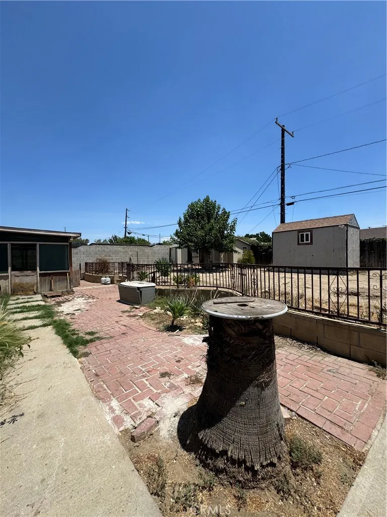 9765 Sycamore Fontana, CA 92335