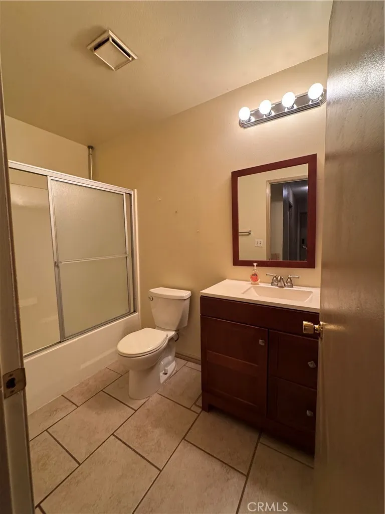9765 Sycamore Fontana, CA 92335