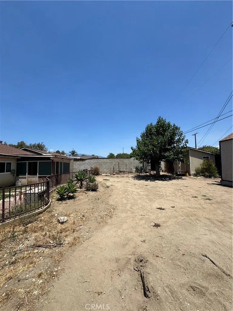 9765 Sycamore Fontana, CA 92335