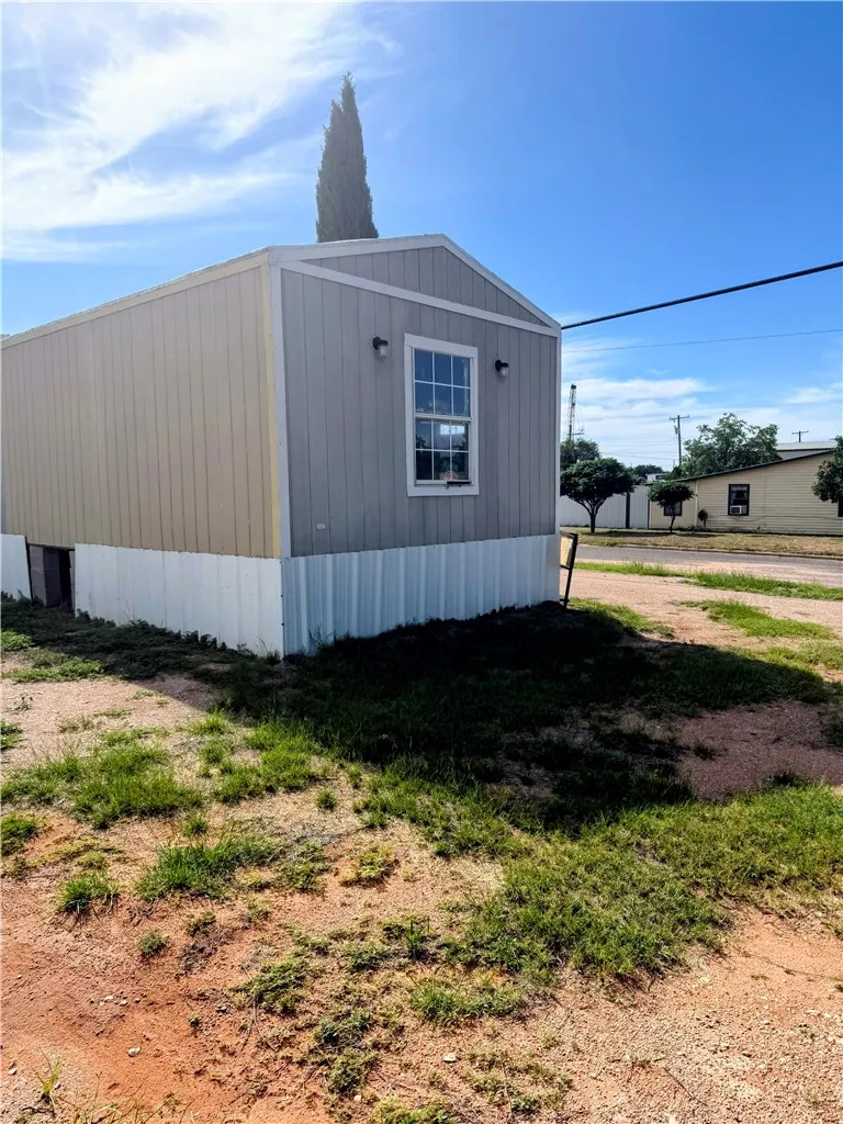 801 SW AVE A Andrews, TX 79714