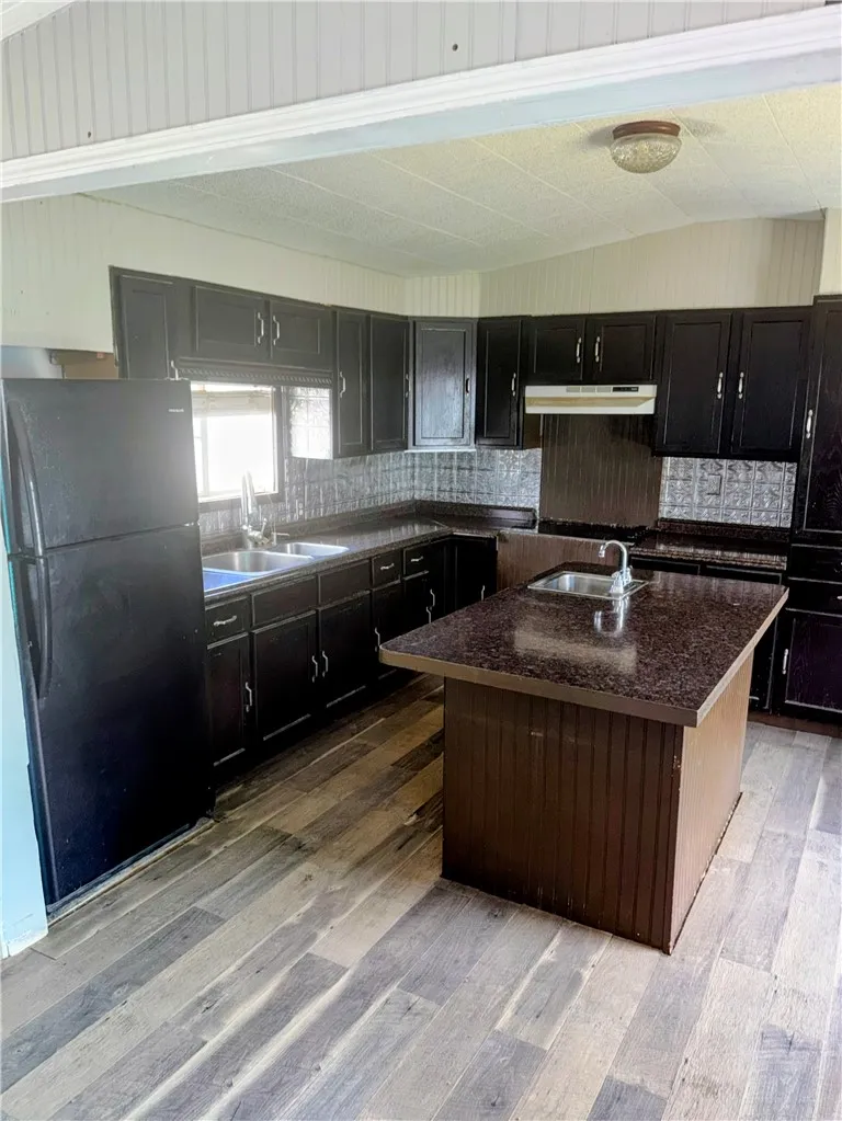 801 SW AVE A Andrews, TX 79714