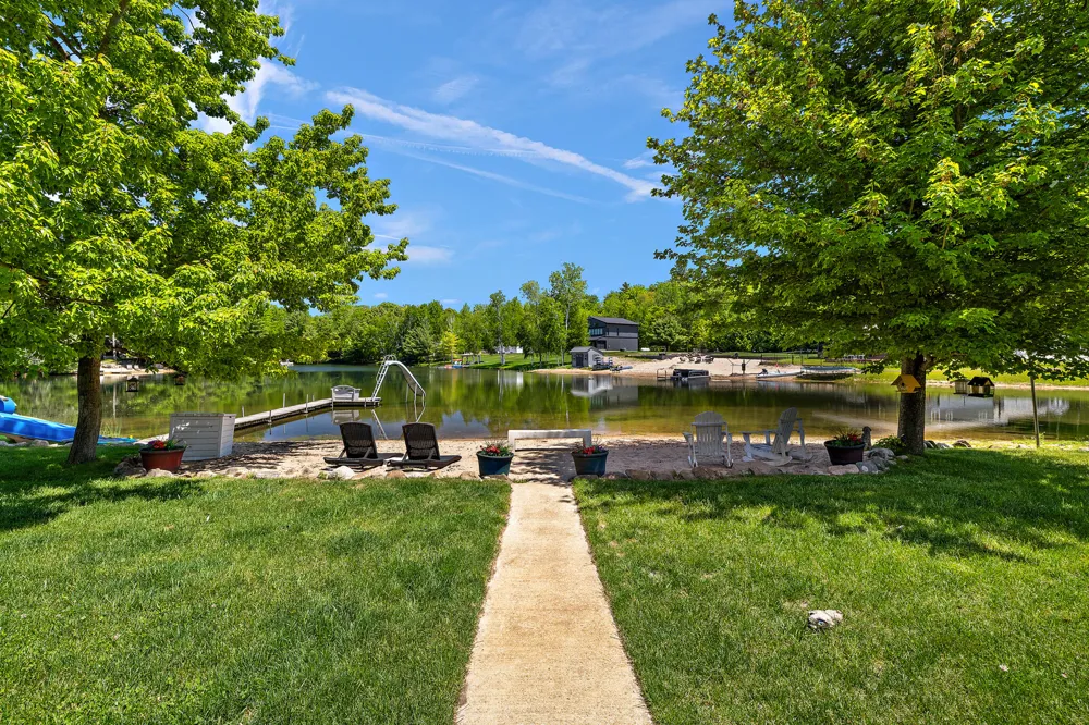 8662 W Edgewood Road Mears, MI 49436