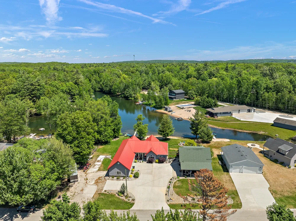 8662 W Edgewood Road Mears, MI 49436