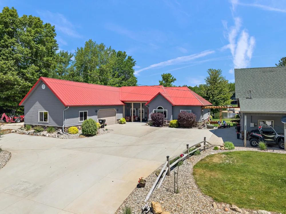 8662 W Edgewood Road Mears, MI 49436