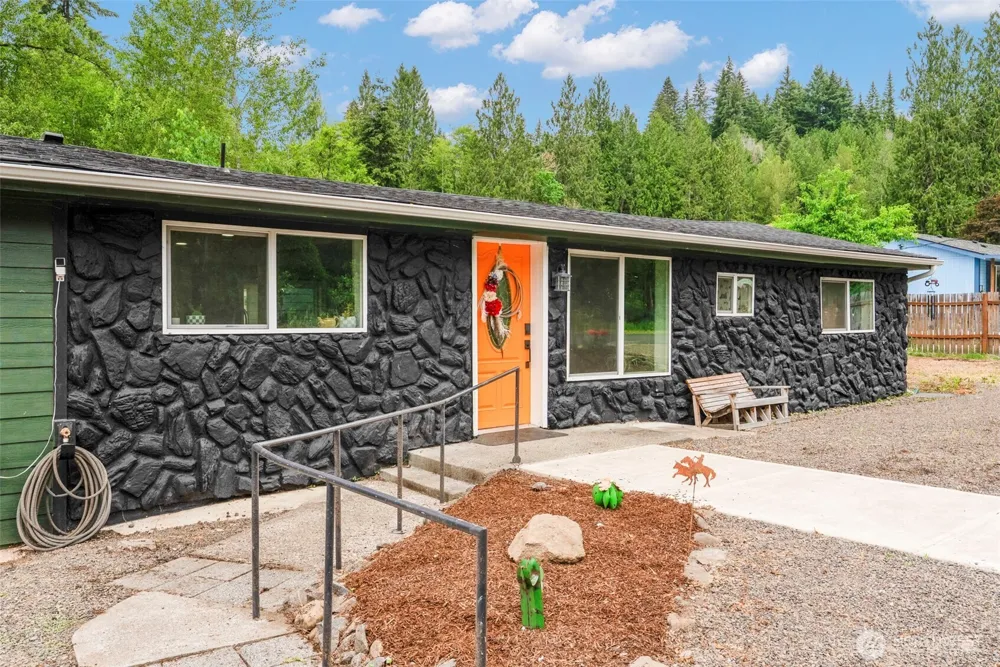 131 McGeary Road Kelso, WA 98626