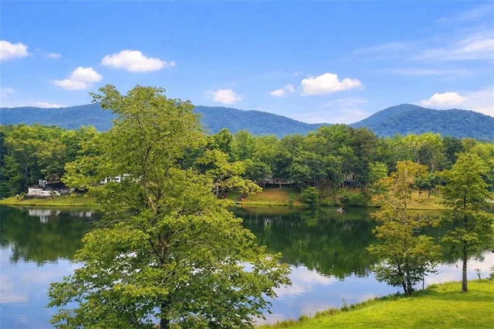 841 Mountain Shadows Drive Cleveland, GA 30528