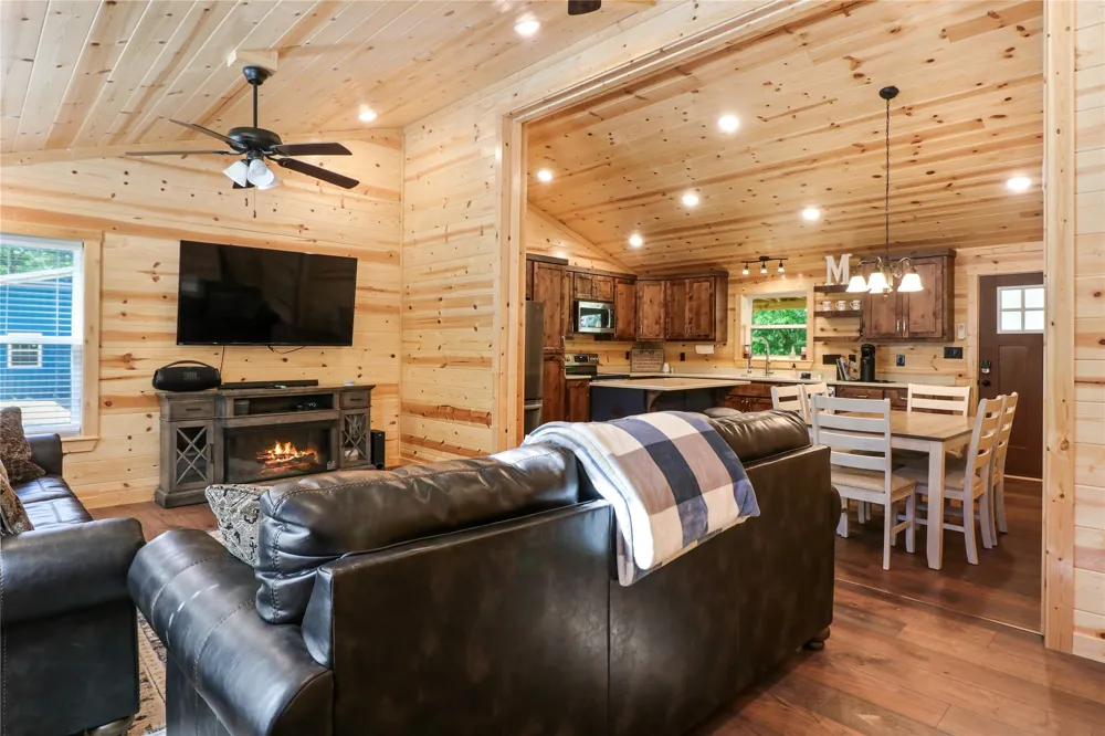 351 Private Road 6294 Palestine, TX 75801