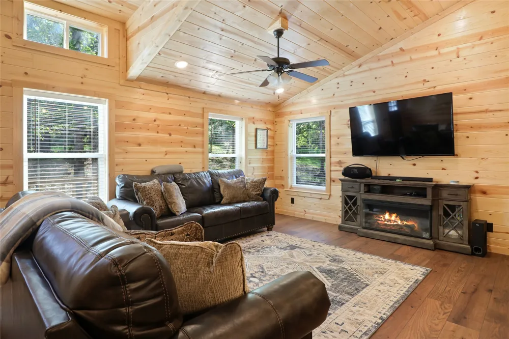 351 Private Road 6294 Palestine, TX 75801