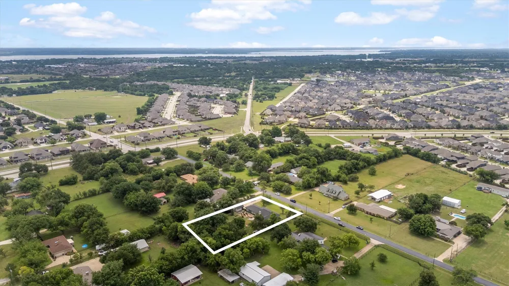 216 Meadowlark Lane Wylie, TX 75098