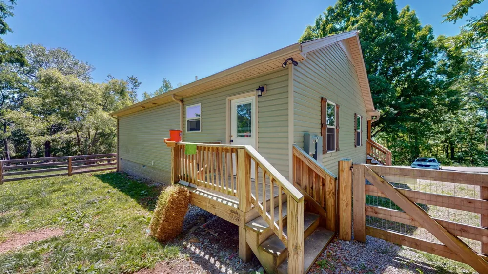 695 Hog Back Ridge Rd Bethpage, TN 37022