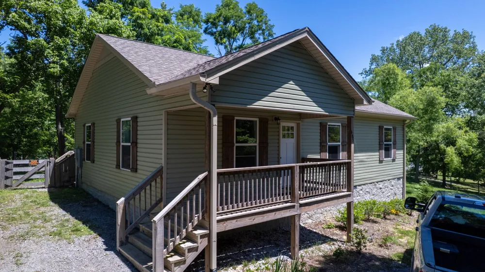 695 Hog Back Ridge Rd Bethpage, TN 37022