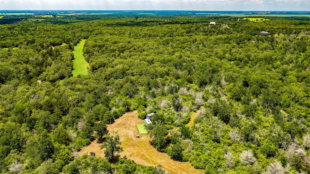 1470 22 Hills Road Gause, TX 77857