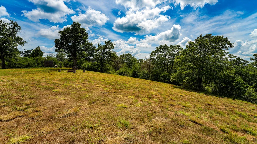 1470 22 Hills Road Gause, TX 77857