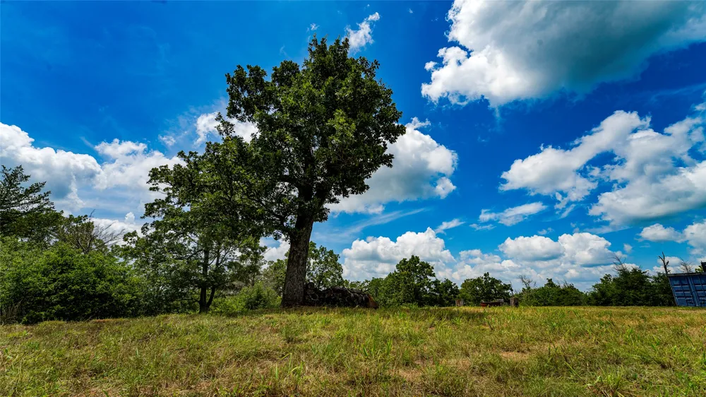 1470 22 Hills Road Gause, TX 77857