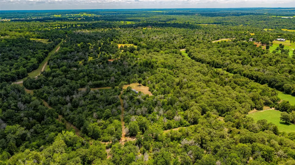 1470 22 Hills Road Gause, TX 77857