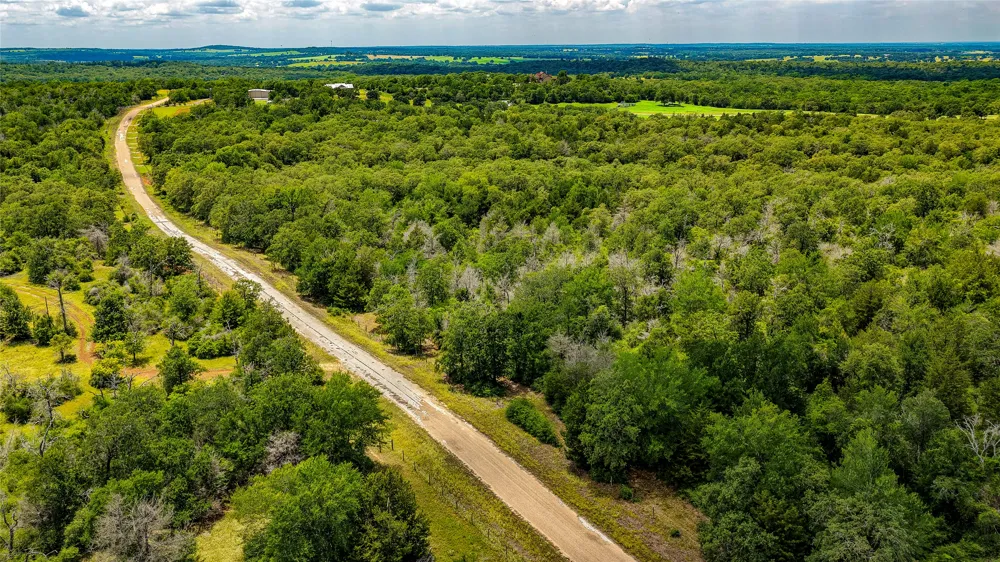 1470 22 Hills Road Gause, TX 77857