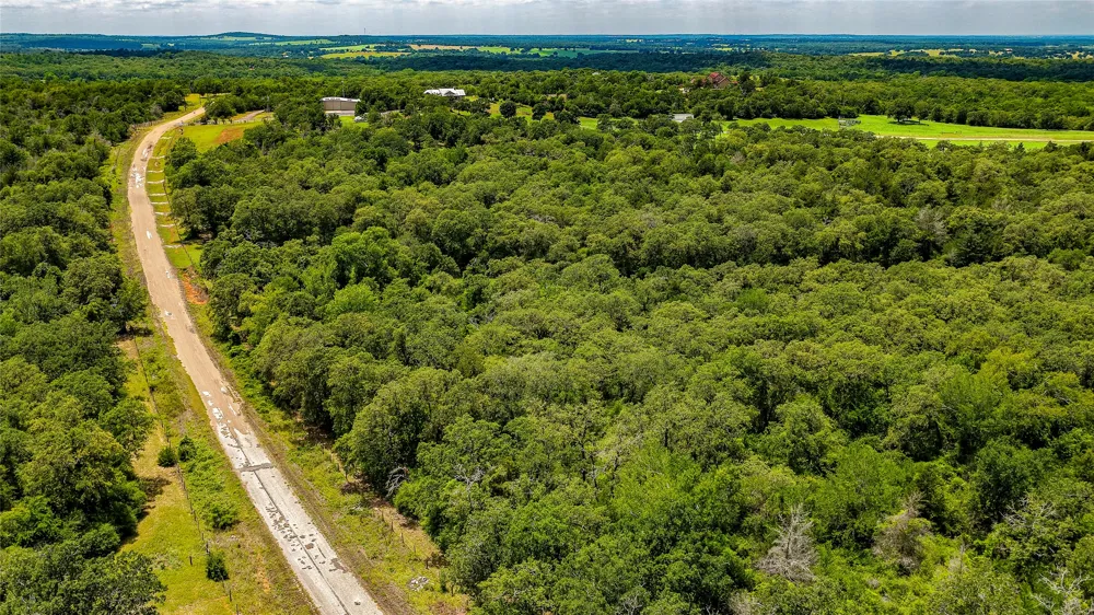 1470 22 Hills Road Gause, TX 77857