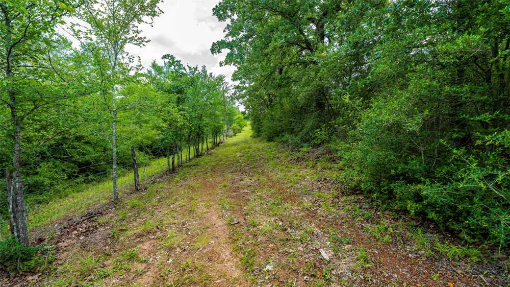 1470 22 Hills Road Gause, TX 77857