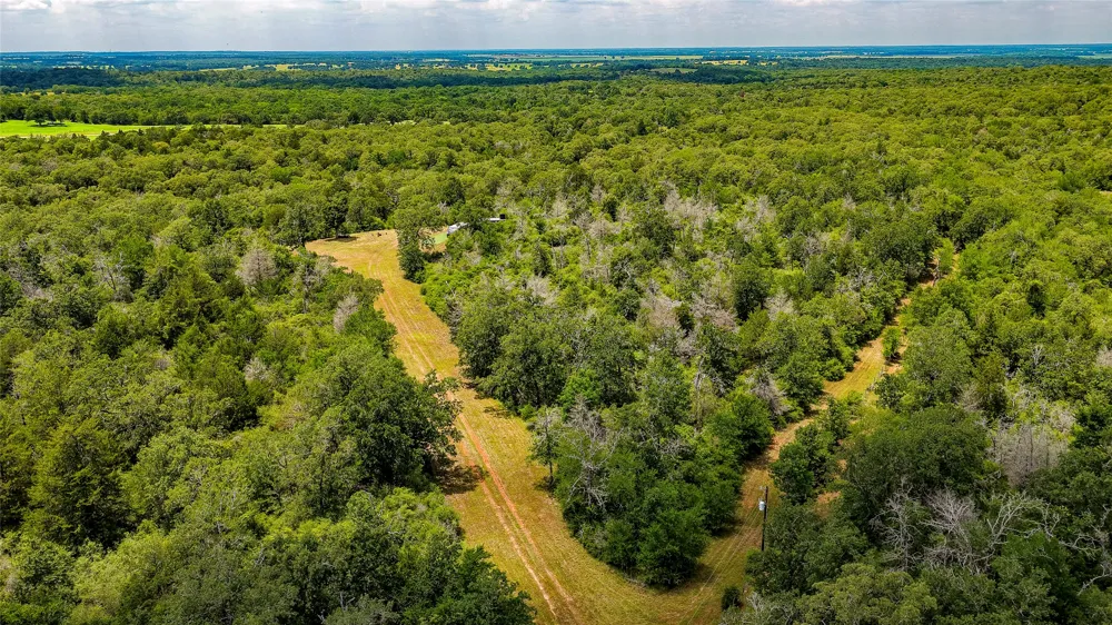 1470 22 Hills Road Gause, TX 77857