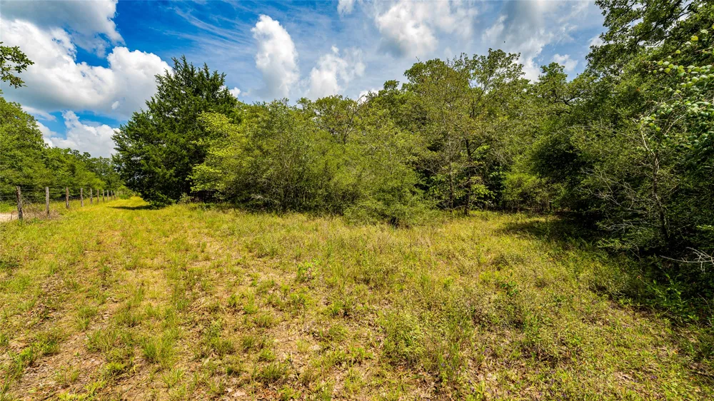 1470 22 Hills Road Gause, TX 77857