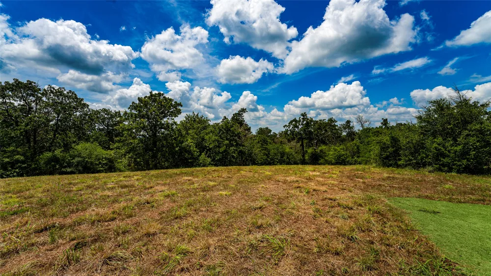 1470 22 Hills Road Gause, TX 77857