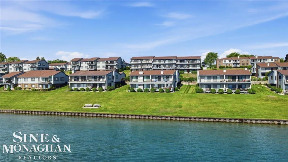 1715 River Road St Clair Township, MI 48079