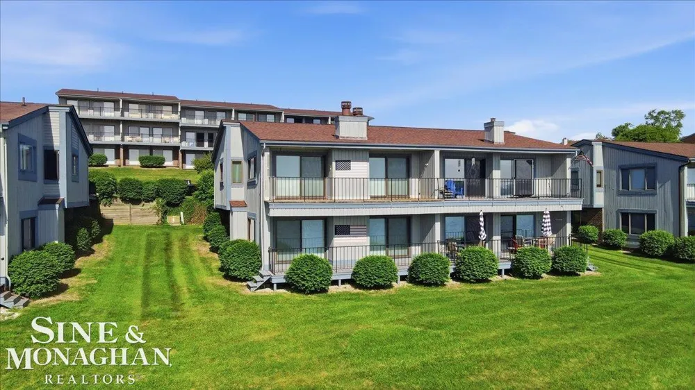 1715 River Road St Clair Township, MI 48079