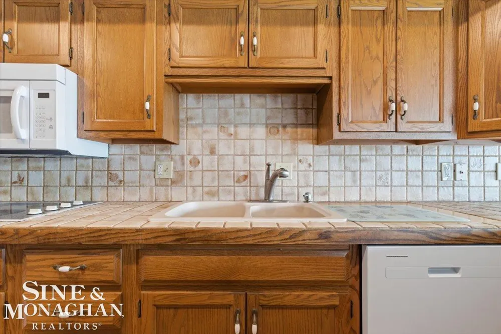 1715 River Road St Clair Township, MI 48079