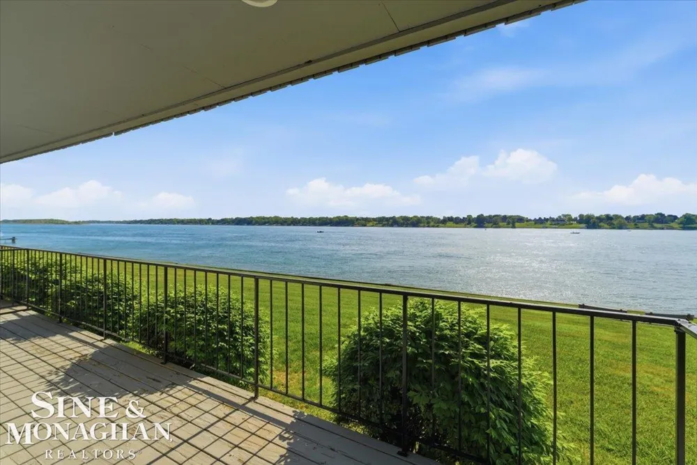 1715 River Road St Clair Township, MI 48079