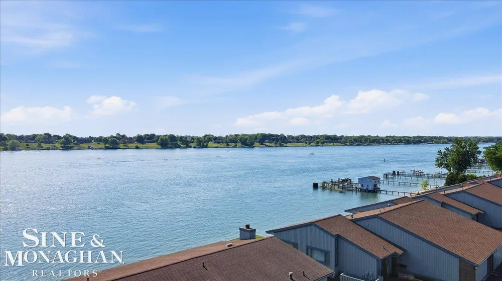 1715 River Road St Clair Township, MI 48079