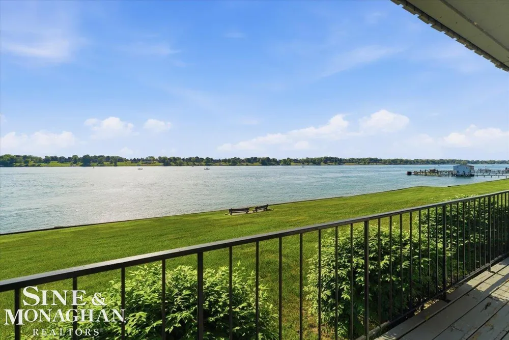 1715 River Road St Clair Township, MI 48079